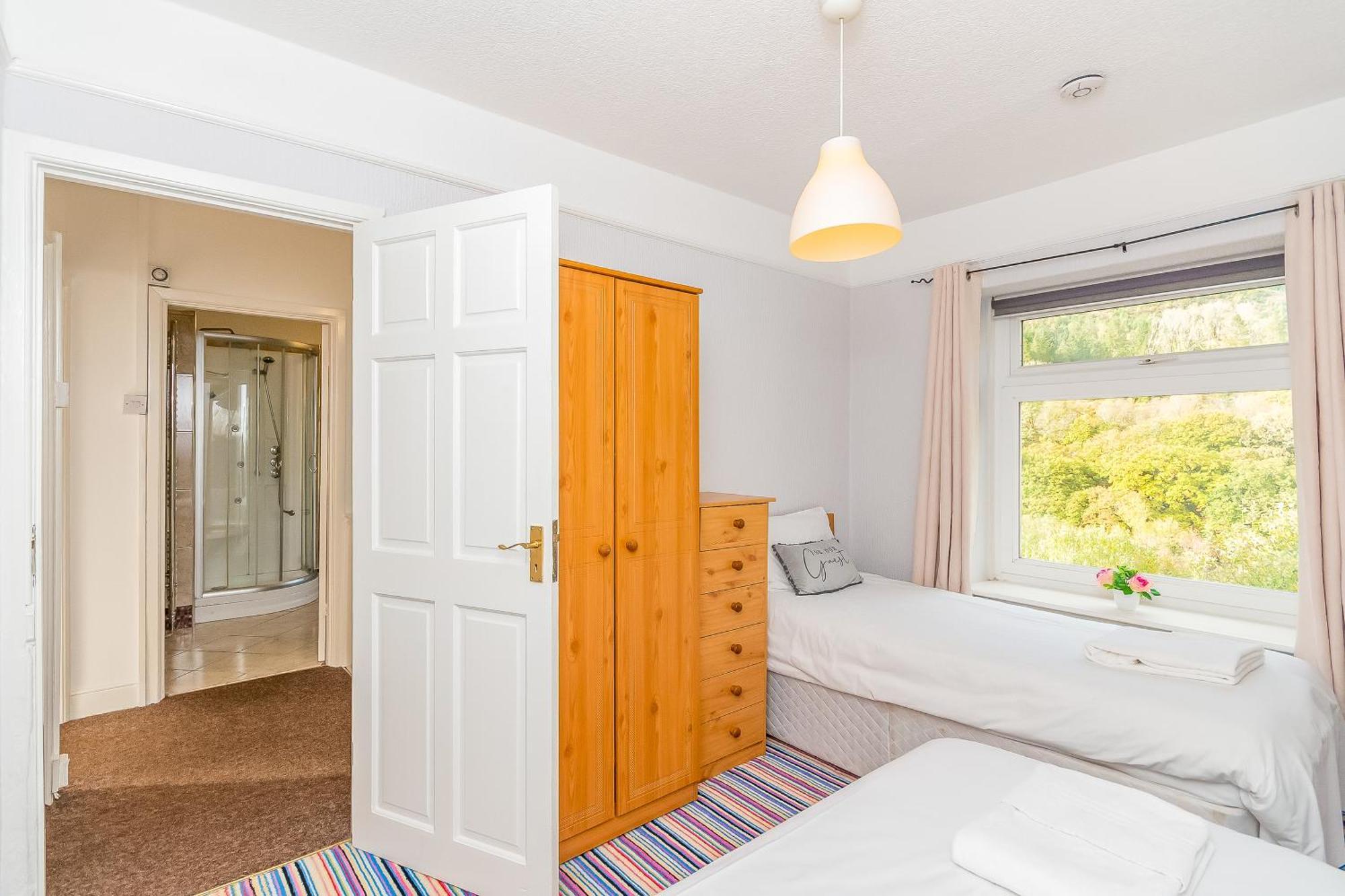 The View Spacious Apartment In Afan Forest Bike Park By Staystaycations Порт Толбът Екстериор снимка