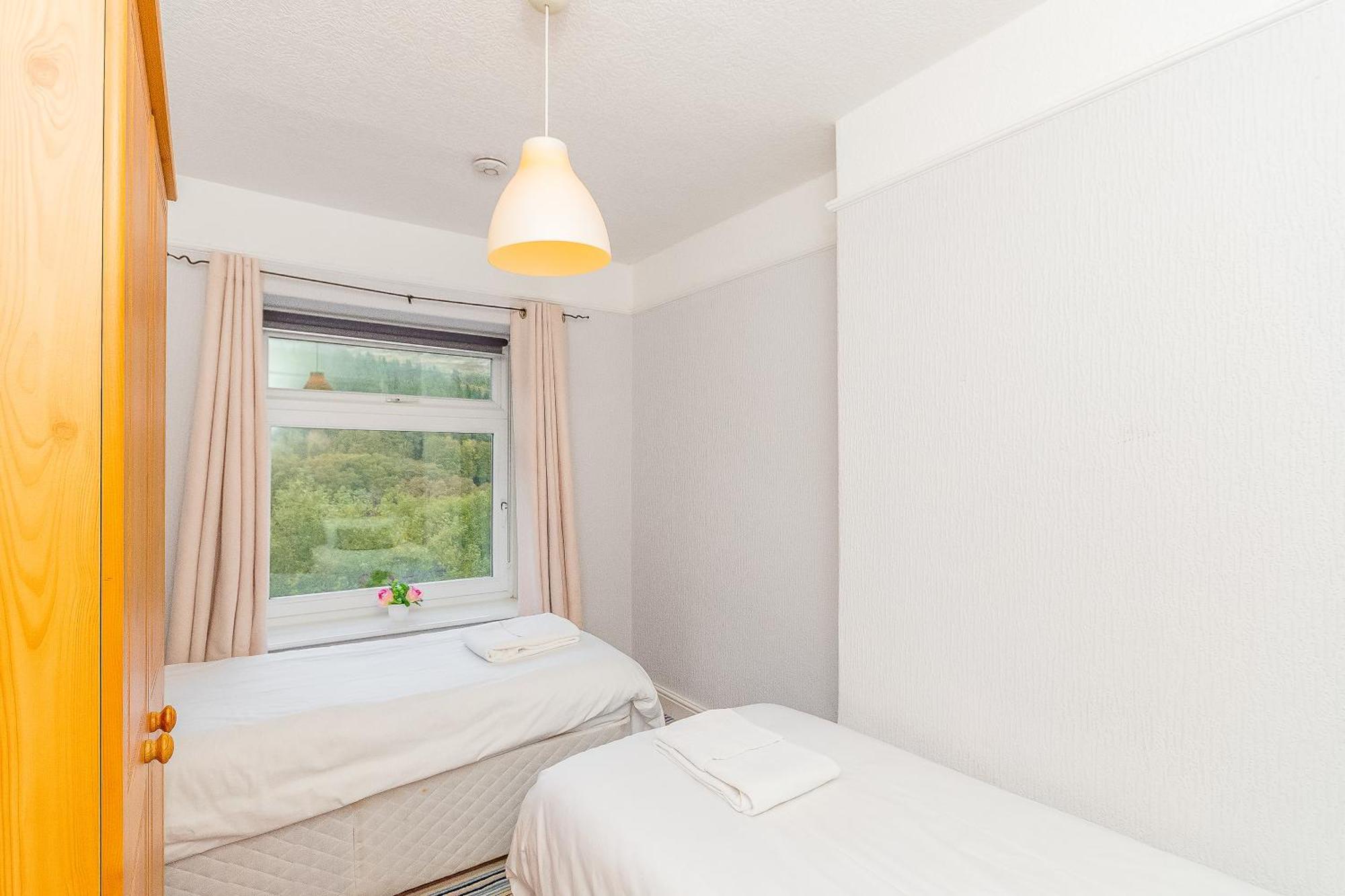 The View Spacious Apartment In Afan Forest Bike Park By Staystaycations Порт Толбът Екстериор снимка