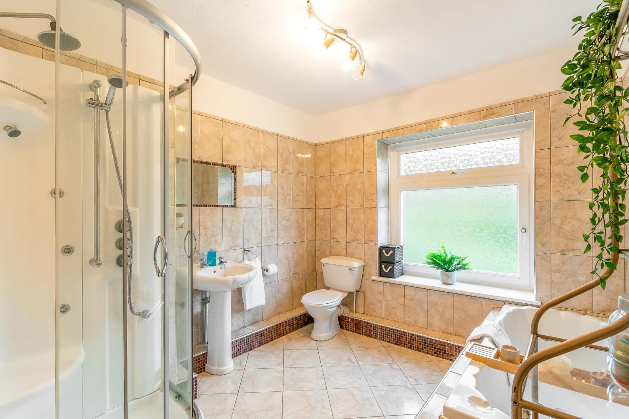 The View Spacious Apartment In Afan Forest Bike Park By Staystaycations Порт Толбът Екстериор снимка