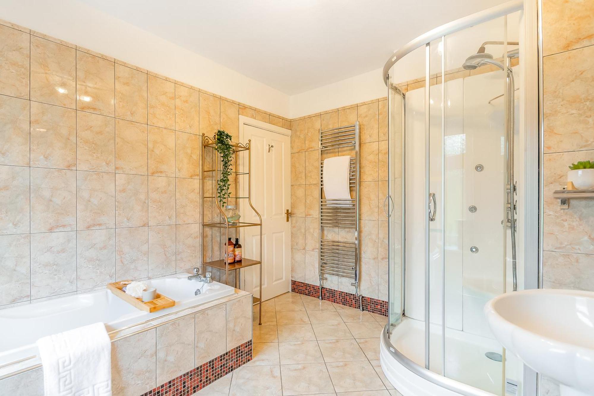 The View Spacious Apartment In Afan Forest Bike Park By Staystaycations Порт Толбът Екстериор снимка